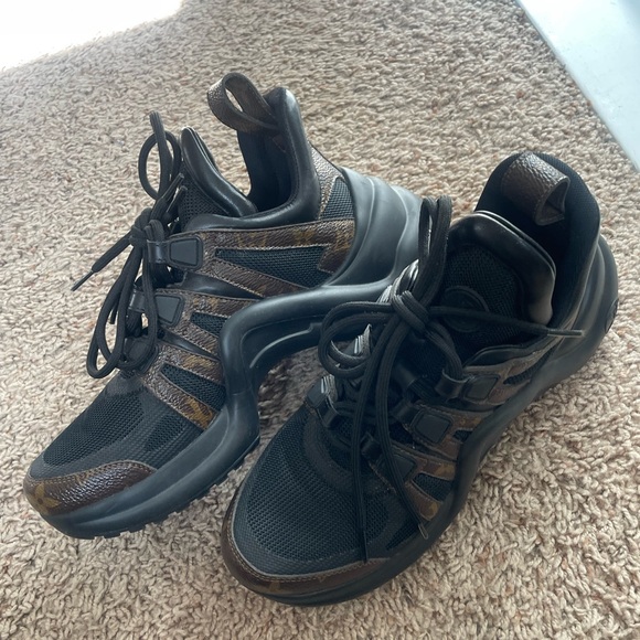 Louis Vuitton LV Archlight Sneaker - Picture 8 of 14